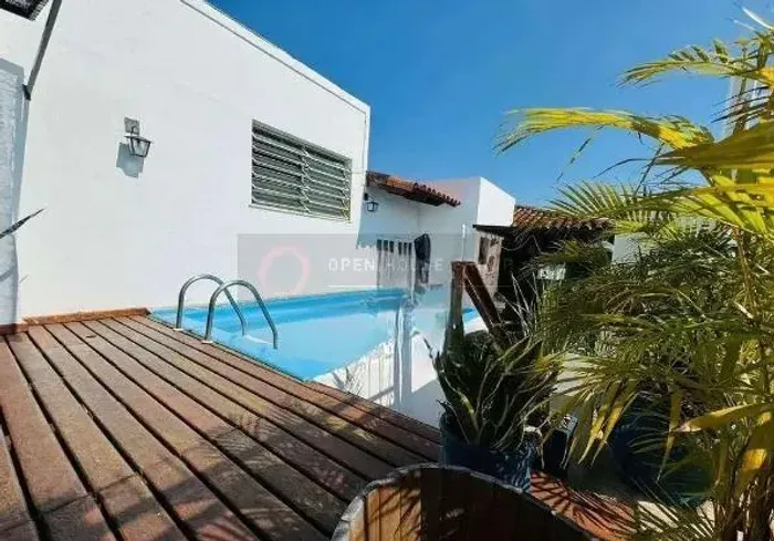 COBERTURA à venda com 180m², 4 quartos e 2 vagas