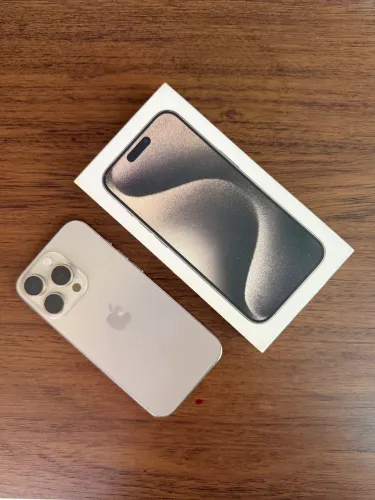 iPhone 15 Pro Muito Conservado