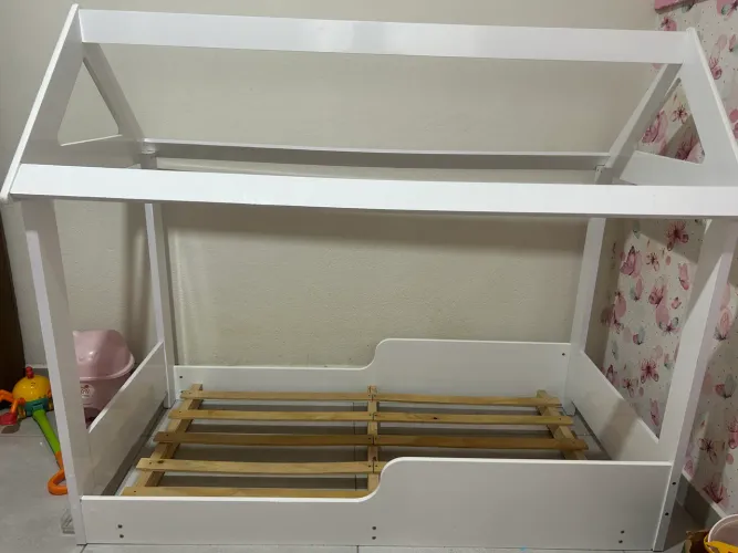 cama montessoriana casinha infantil branca