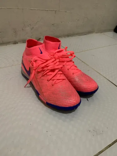 Chuteira Nike vini voa mercurial