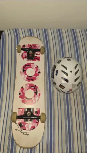 Skate ja com capacete!