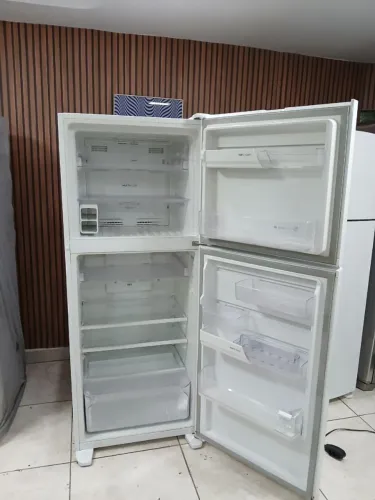 Geladeira eletrolux 440 litros frost free seminova