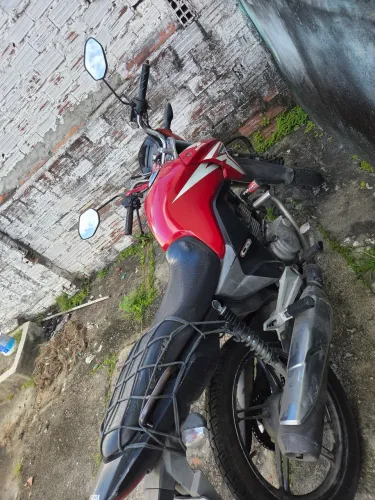 Titan vermelha 150, 2014