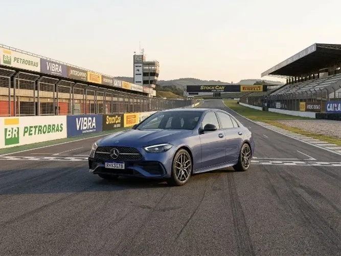 Mercedes-Benz C-300 AMG Line EQ Boost 2.0 TB Aut. 2024