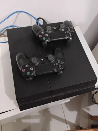 Ps4, 2 controles originais, bloqueado, 500gb