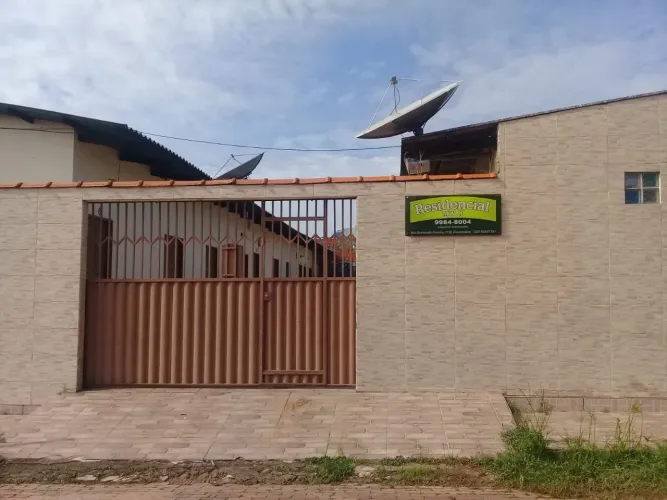 Alugo  no bairro universitário 