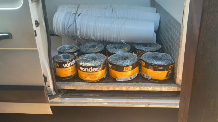 Vendo 10 rolos de arame farpado da marca vonder de 500 metros 