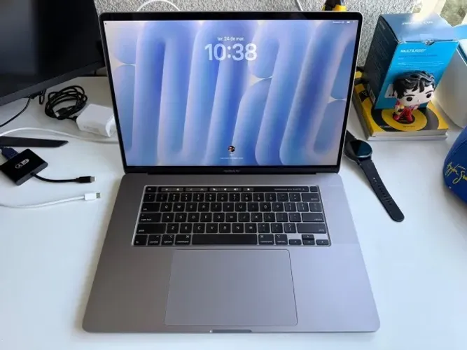 MacBook Pro 2019 i7 16gb Ram 16 polegadas com apenas 50 ciclos Acompanha Caixa original