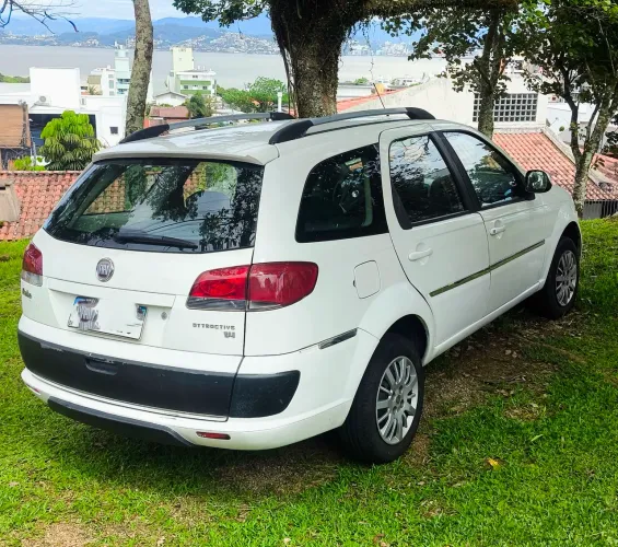 Fiat Palio Week. Attractive 1.4 Fire Flex 8V 2013