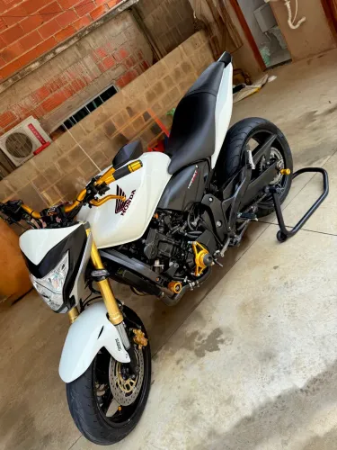 Vendo HORNET 2011 BRANCA 