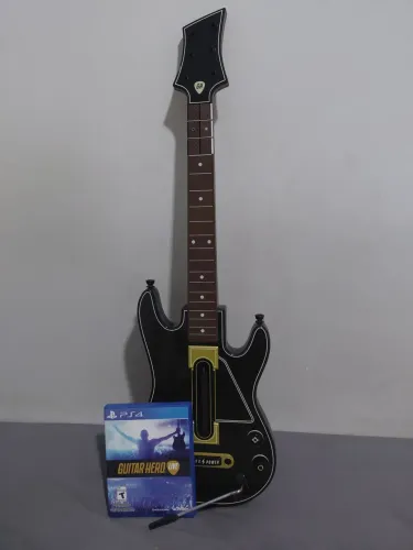 Guitar Hero Live - Game PS4 + Guitarra