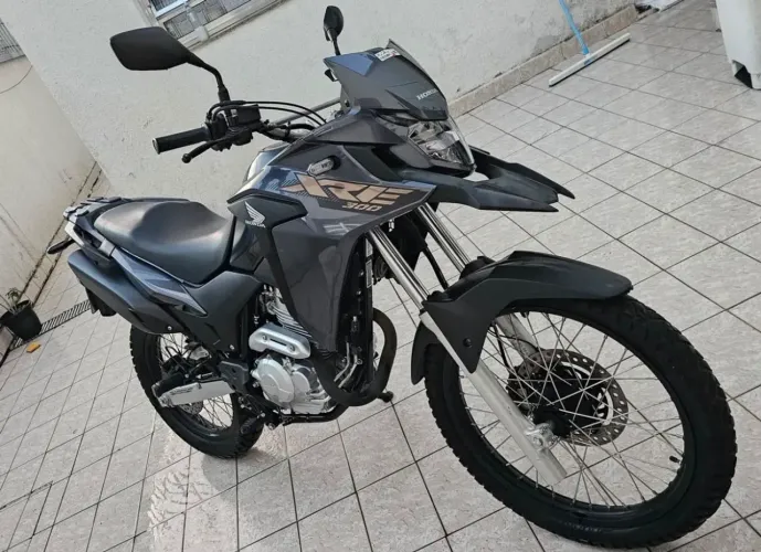 ? Chegou! XRE 300 Preta 2023 com Apenas 28 km Rodados