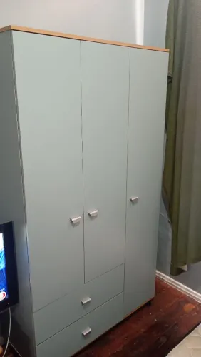 Armário 3 portas 2 gavetas