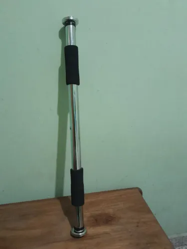 Vendo barra para exercício Em perfeito estado Por apenas $45