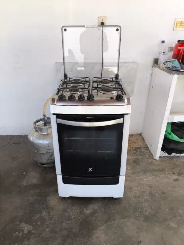 Vendo fogão Eletrolux 4 bocas