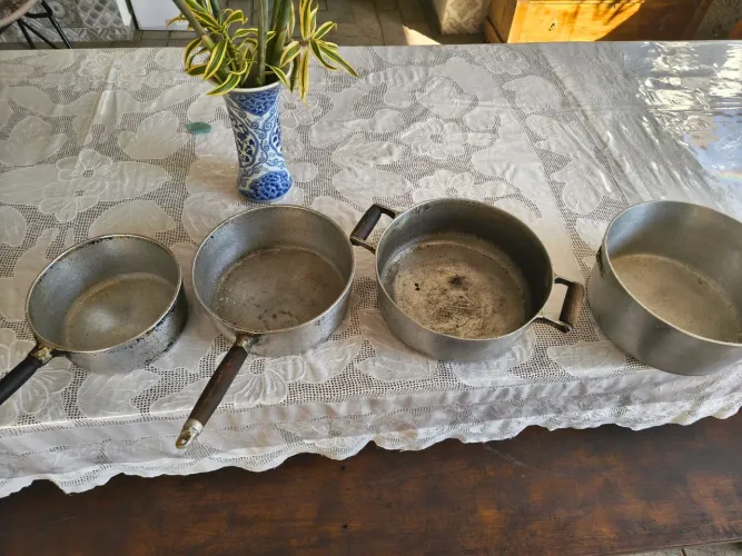 Panelas alumínio batido.