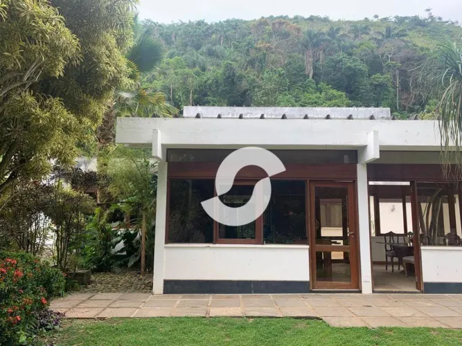 Casa com 4 suítes a 300m da praia à venda, 658 m² por R$ 4.730.000,00 - Itacoatiara - Nite