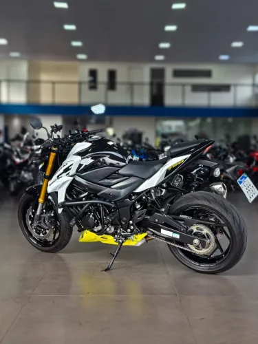 GSX S 750