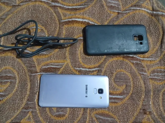 Samsung J6 J600 - Defeito na Tela - Leia Descrição