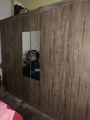 Guarda roupa de 8 portas