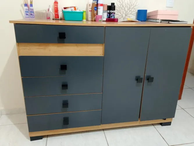 VENDO COMODA SEMI NOVA