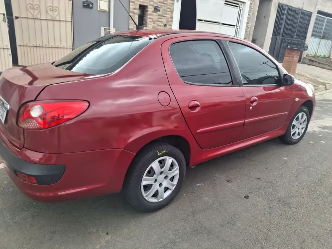 Peugeot 207 Sedan Passion XR 1.4 Flex 8V 4P 2011