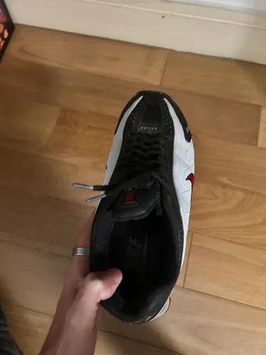 Nike Shox R4