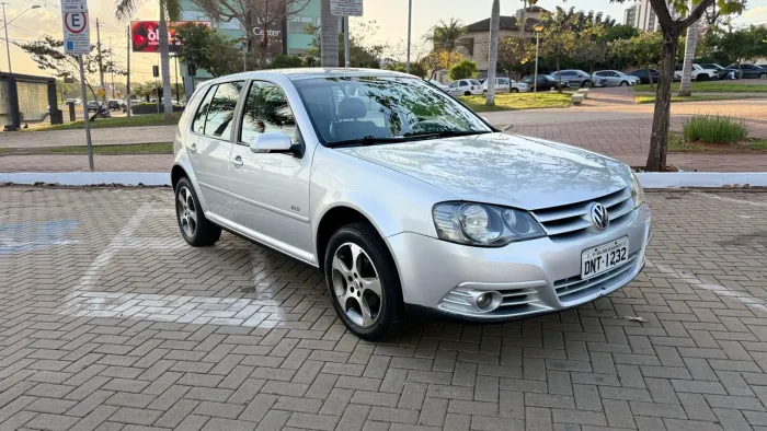 Volkswagen Golf Tech 1.6 MI Total Flex 8V 4P 2009