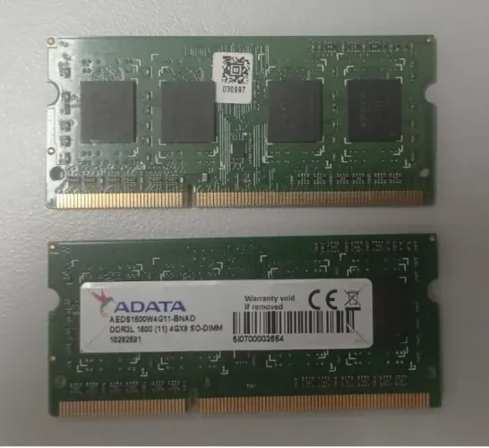 02 modulos de memoria DDR3 - 4GB (cada uma) - 1600 MHz (PC3L-12800)