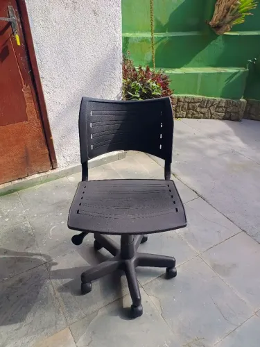 Cadeira de escritório giratória