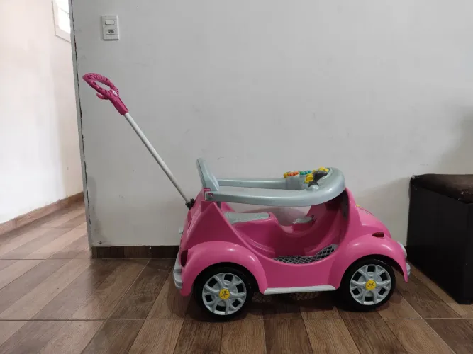 Fusca rosa brinquedo calesita