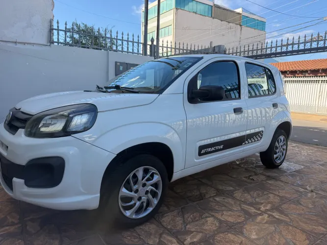 Fiat Uno Attractive 1.0 EVO Fire Flex 8V 5P 2019