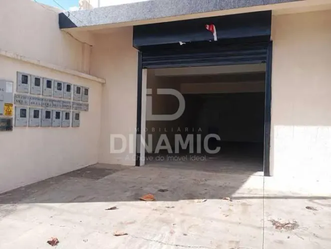 Sala comercial para locação no Jardim Nova Era, em avenida de grande fluxo.