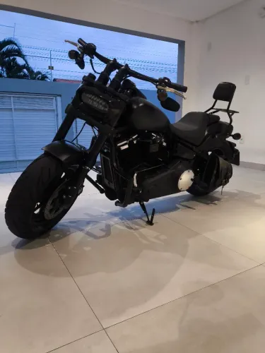 Harley Davidson fat Bob softail 107