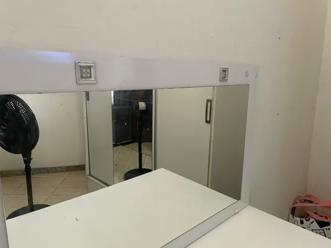 Vendo penteadeira usada