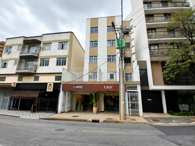 Locação - Quarto e sala na Rua Doutor Romualdo próximo a Avenida Itamar Franco com área ex