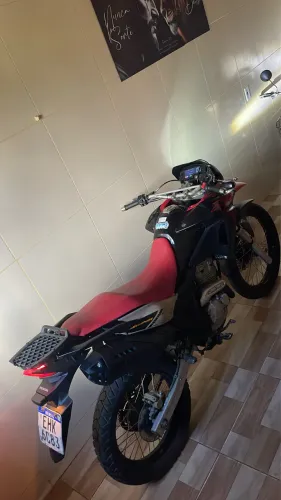 Xre 300 única
