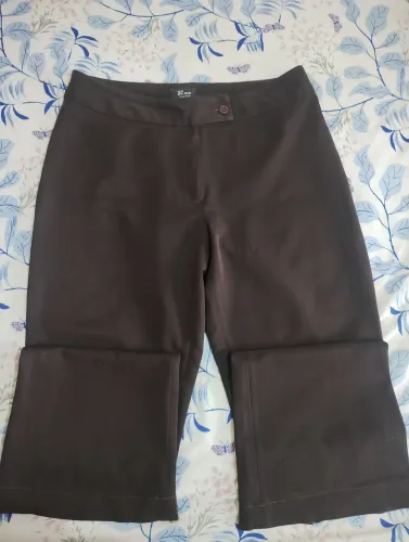 Calça marron , de linho viscose em ótimo estado de conservação