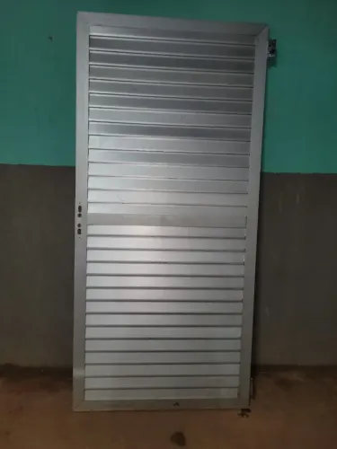 Porta de banheiro feito de alumínio top