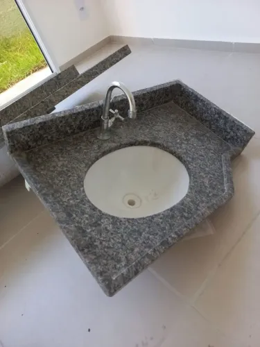 PEDRA BANHEIRO COM PIA E TORNEIRA