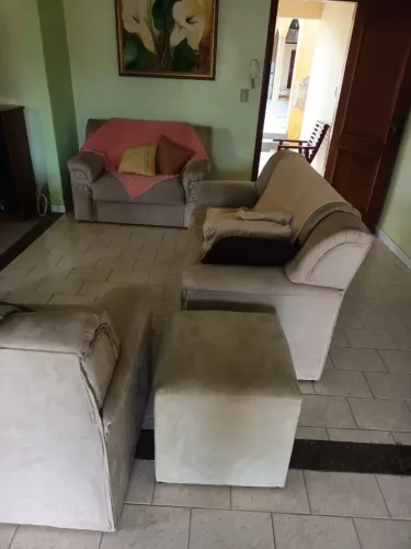 Sofá semi novo,  com 3, 2 e 1 lugar