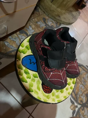 Sapato homem aranha com led