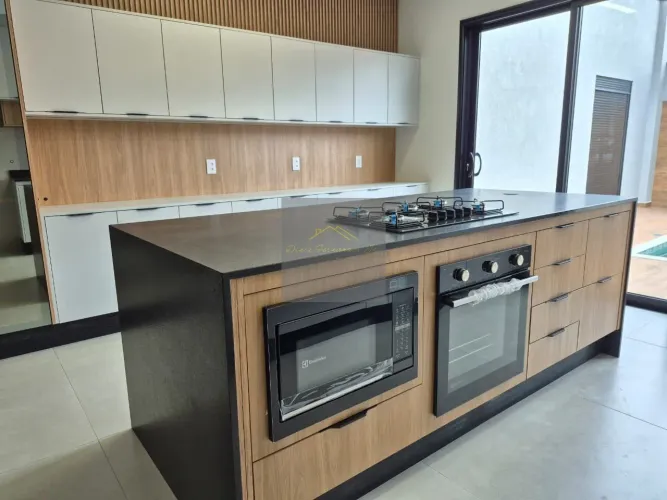 Casa em Condomínio de Luxo em Indaiatuba-SP 3 quartos, 3 suítes, 5 banheiros, 3 vagas Jard