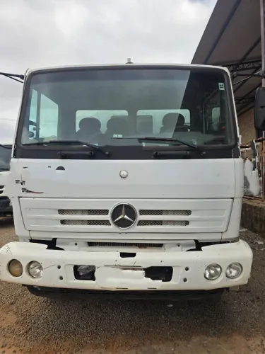 Mercedes 1718 toco reduzido