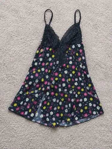Camisola Curta Feminina Preta Floral com Renda