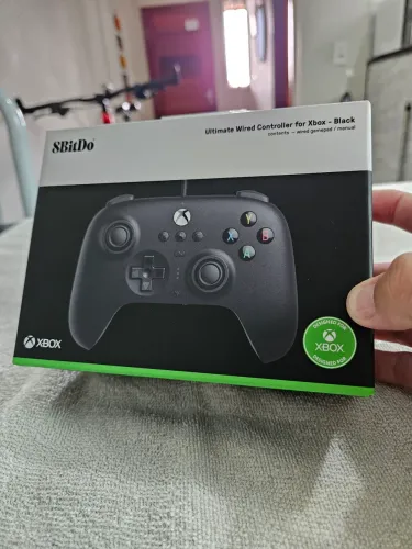 8BitDo Ultimate Wired Controller para Xbox One e PC
