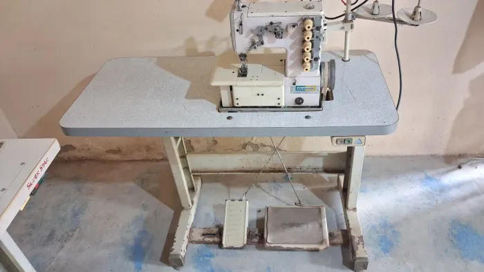 Máquina de costura industrial overlock 
