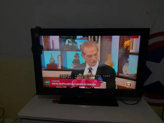 Troco tv 39 n e smart com essa mancha n tela som ok botão ok troco por mesa de jantar