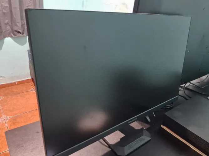 MONITOR GAMER GIGABYTE 27? QHD 180Hz IPS