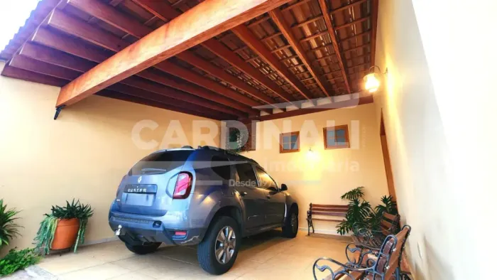 Casa a venda em excelente condomínio